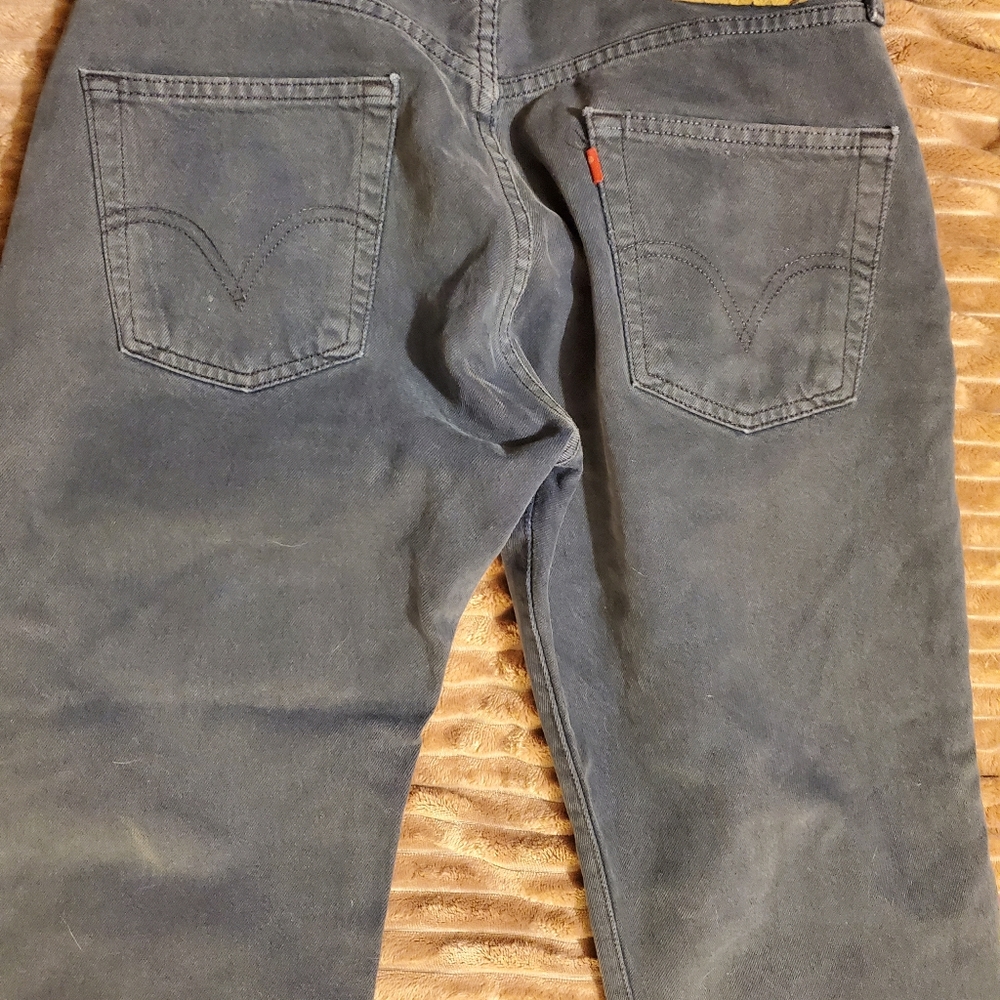 Levis - Picture 3 of 7